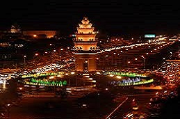 カンボジアの街並み夜
